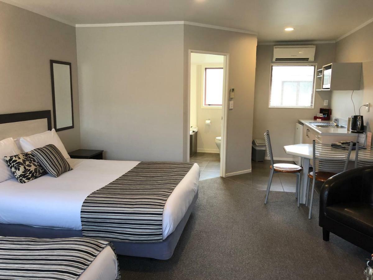 Quality Inn Acapulco Таупо Екстер'єр фото